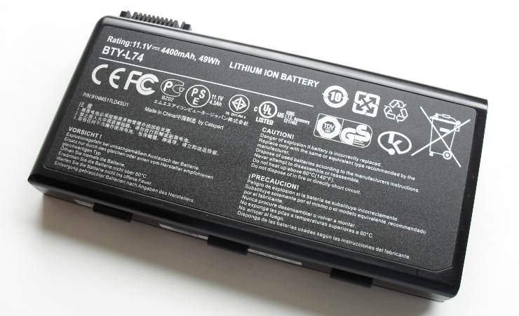 Una batteria del computer - www.081.it