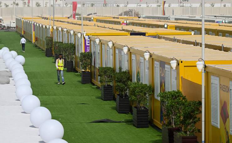 Fan Village Mondiali Qatar Calcio container alloggi