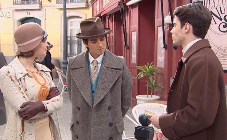 Una vita scena cast