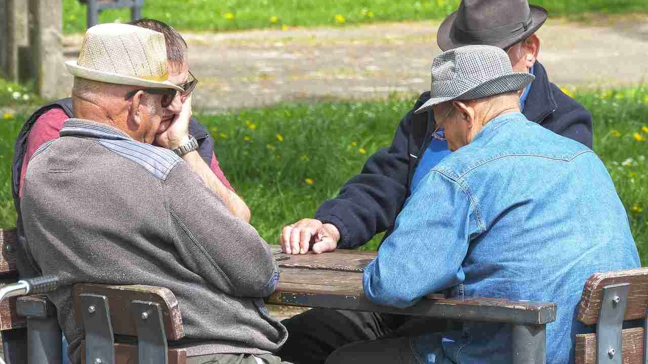 Pensioni aumenti manovra 